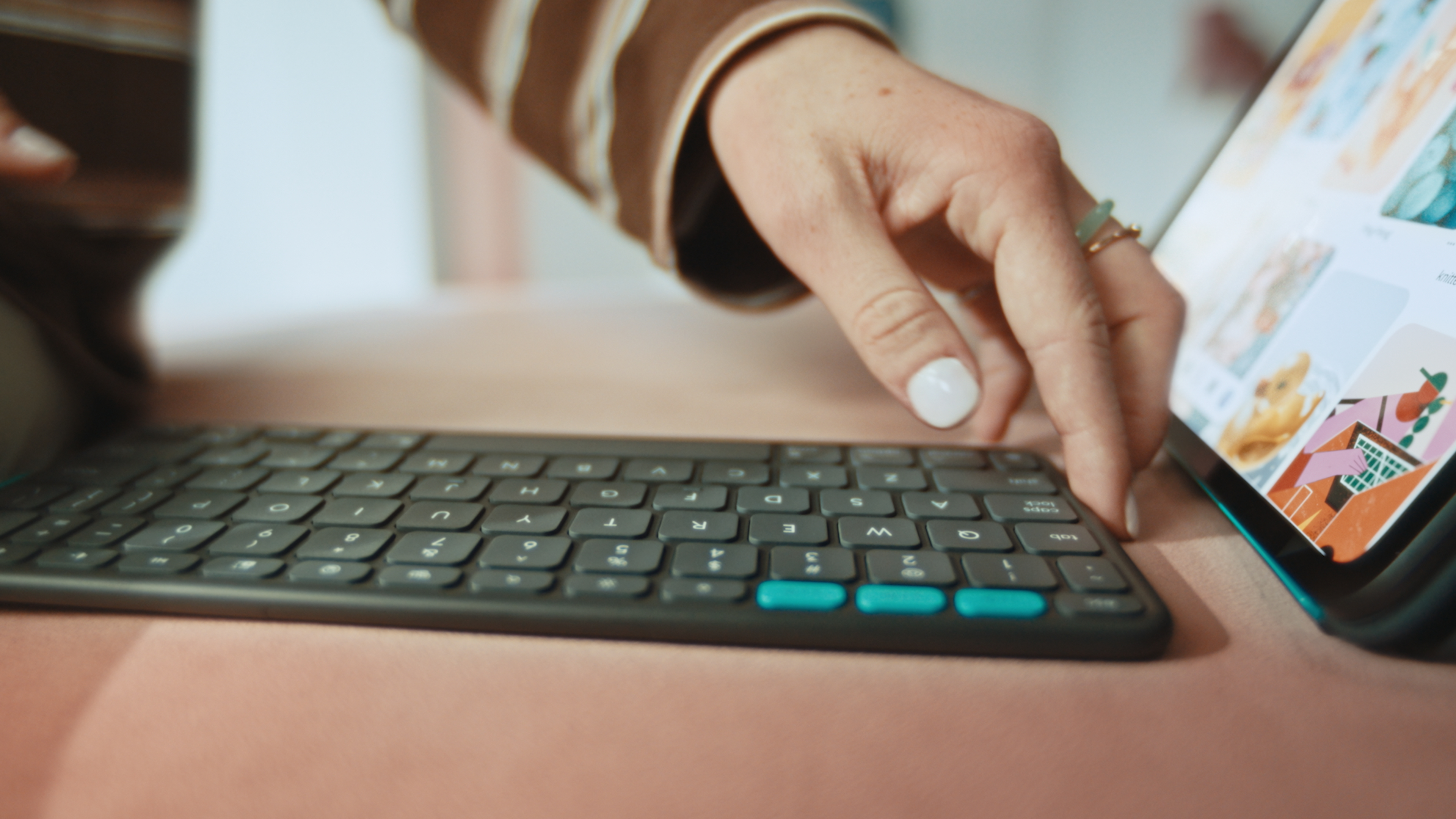 Logitech Flip Folio | 920-013382 | Tastatur und Foliohülle - full size